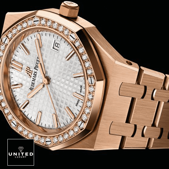 Audemars Piguet Royal Oak Yellow Gold Replica black background