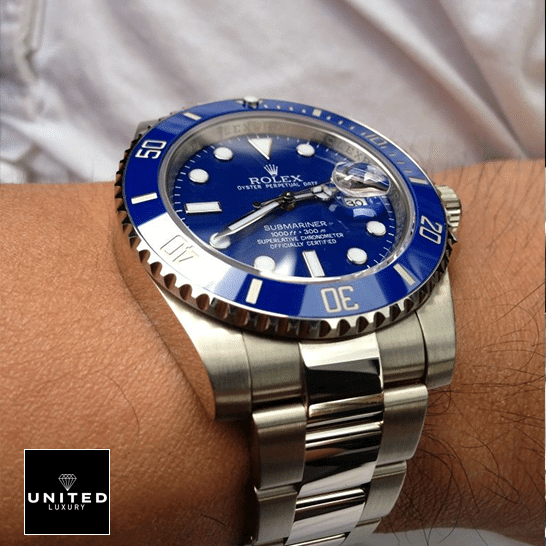 Rolex Submariner Date 116619 Rolex Submariner 116619lb-0001 Blue Dial Replica on his arm