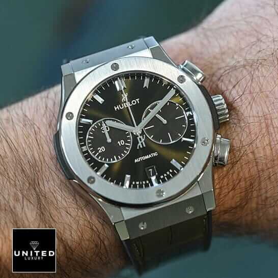 Hublot Classic Fusion 521.NX.7071.LR Hublot Classic Fusion Black Dial Steel Bezel Replica on the man wrist
