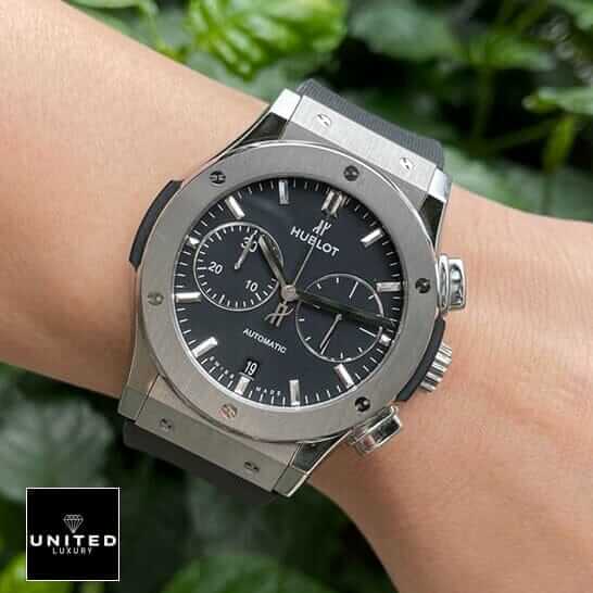 Hublot Classic Fusion 521.NX.7071.LR Hublot Classic Fusion Black Dial Steel Bezel Replica on the man wrist