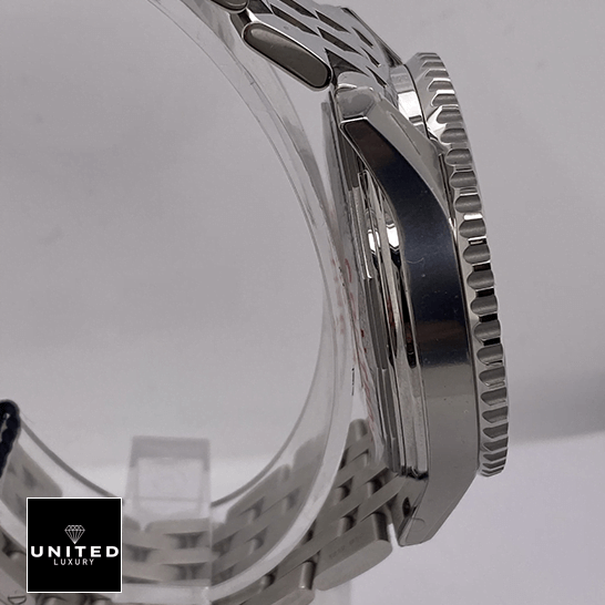 Breitling Navitimer B01 Chronograph AB0121211B1A1 breitling-navitimer-AB0127211B1A1-replica-leftside