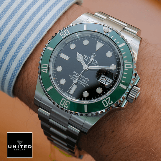 Rolex Submariner 126610LV Rolex Submariner Black Dial Green Bezel Replica on the wrist