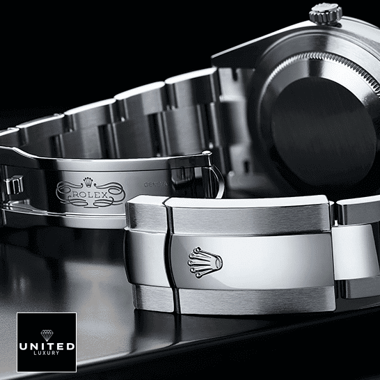 Rolex Datejust 179179 Rolex Datejust 179179 Replica Open Fold Clasp on the Rolex Logo on the table