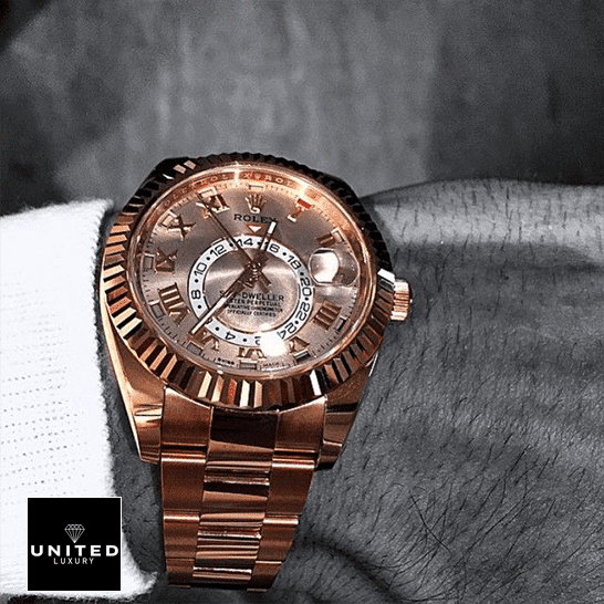 Rolex Sky-Dweller 326935 Rolex Sky Dweller Everose Gold 326935 On his wrist