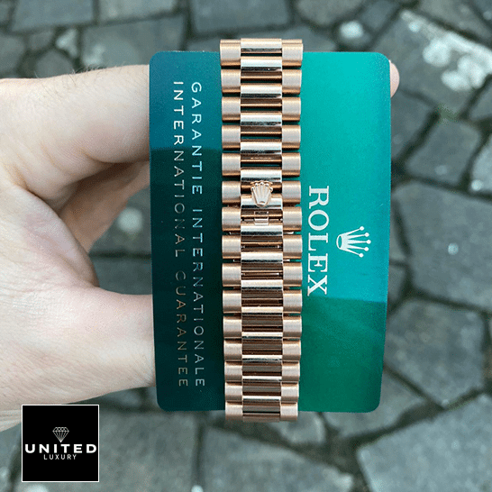 Rolex Day-Date 118235F-0024 President Rose Gold Roman Dial Ultra Fine Replica rolex day date 118235f 0024 replica oyster Rolex Day-Date President 118235f-0024 Oyster Bracelet on the Rolex logo & Warranty Card