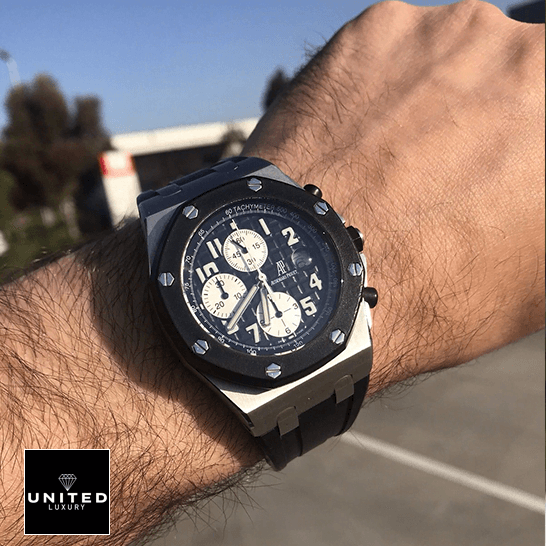 Audemars Piguet Royal Oak Offshore 25940SK.OO.D002CA.01 audemars_piguet_royal_oak_offshore_diver_hand