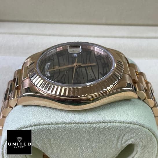 Rolex Day-Date 218235-0035 Rolex Day-Date Wave 218235-0035 Rose Gold Case Replica Left Side