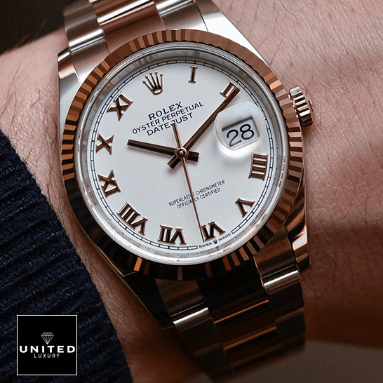 Rolex Datejust 126223 Two-Tone Super Clone 1:1 Rolex 126223 Datejust Roman Oyster Bracelet Replica on the man wrist