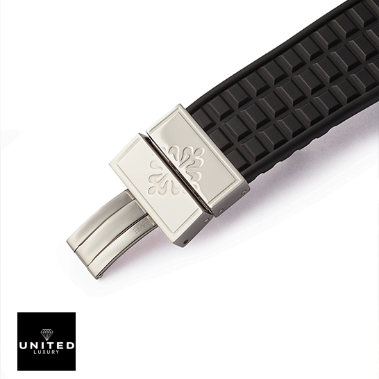 Patek Philippe Aquanaut 5065A-001 patek_philippe_aquanaut_black_dial_5065_replica_clasp_unitedluxurynet