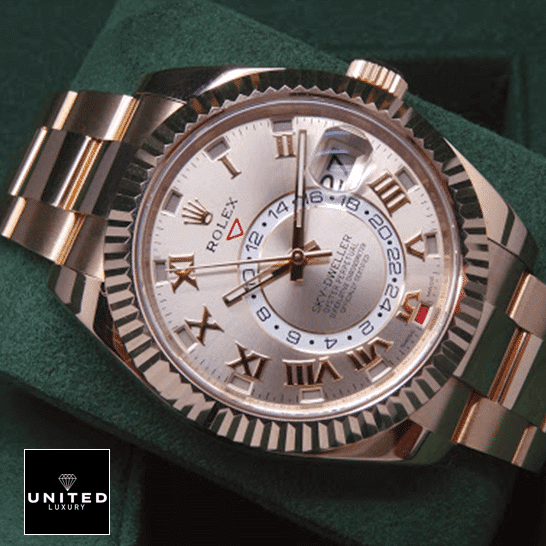 Rolex Sky-Dweller 326935 Rolex Sky Dweller Everose Gold Stainless Steel 326935 ın Green Stand