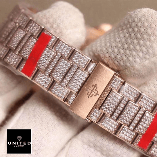 Patek Philippe Nautilus 5711 Patek Philippe Nautilus Jumbo 5711-R8 Iced Out Replica on the glove white hand