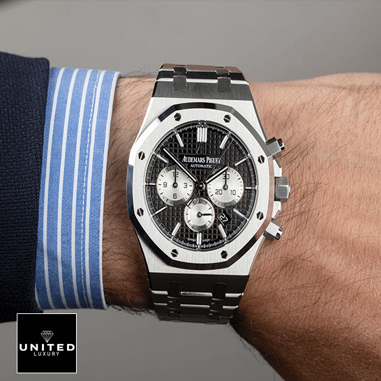 Audemars Piguet 26331ST.OO_.1220ST Black Dial Replica on the man wrist