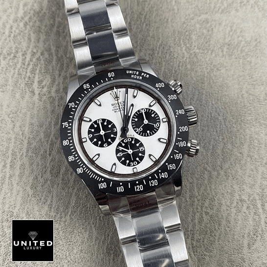 Rolex Cosmograph Daytona 16518 Rolexa Daytona Oyster Replica White Dial watch on the sand