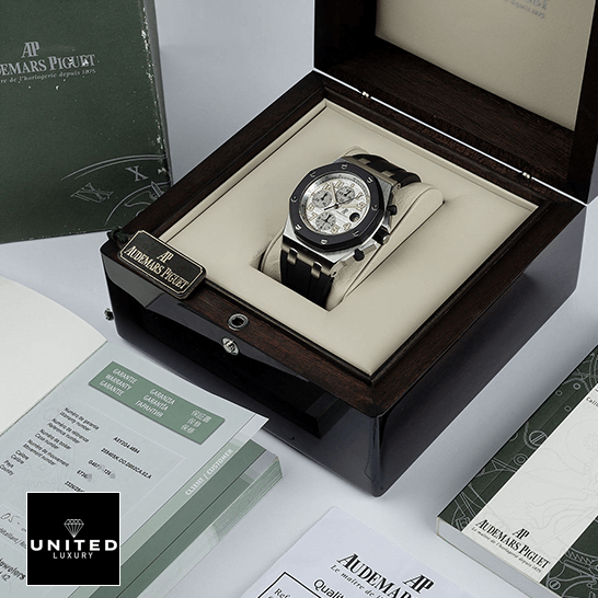 AP Royal Oak 25940SK.OO_.D002CA.02 Replica in the box next to warranty card