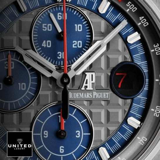 Audemars Pişguyet Grey Blue Dial Replica close analog view